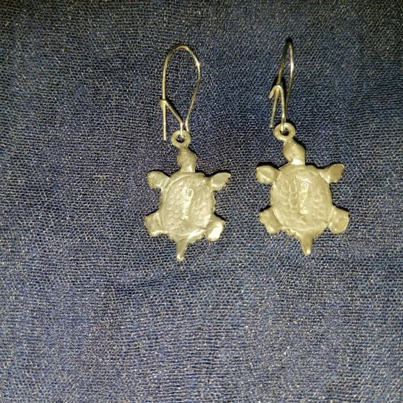 Vintage Turtle Silver Tone Pierced Earrings - Picture 4 of 4